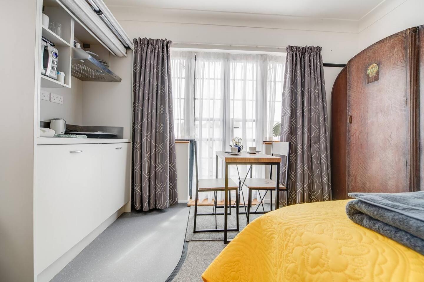 Ferryman Apartments By Places To Be Portsmouth Exteriör bild