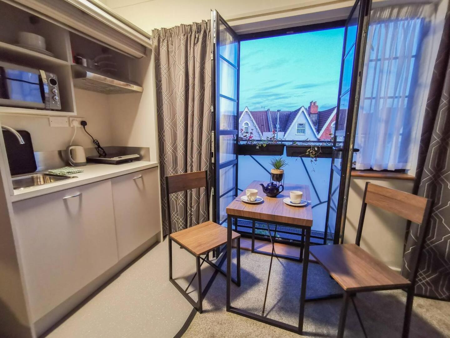 Ferryman Apartments By Places To Be Portsmouth Exteriör bild