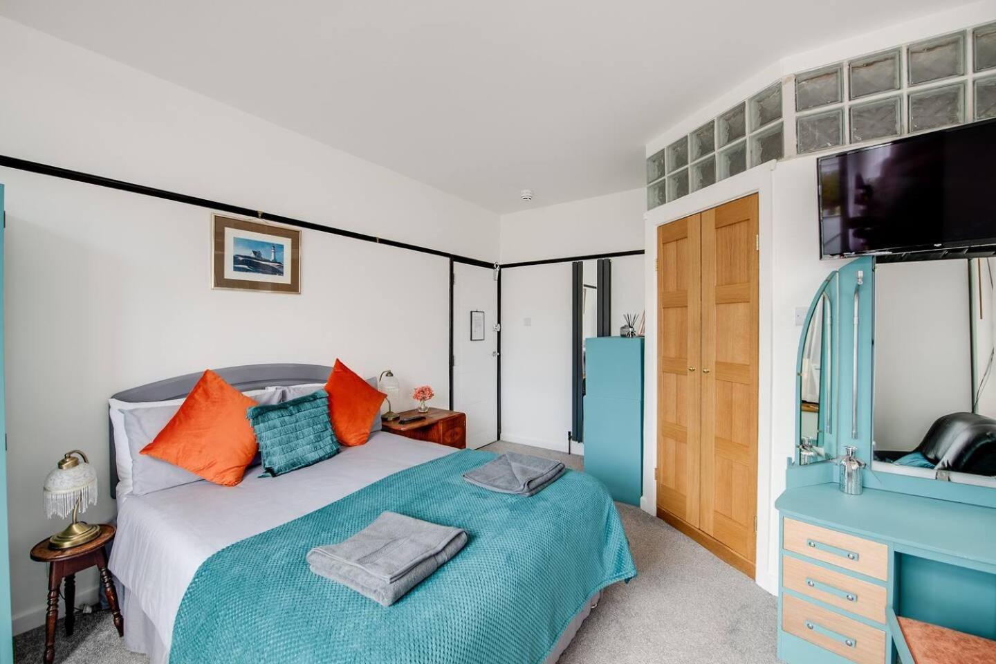 Ferryman Apartments By Places To Be Portsmouth Exteriör bild