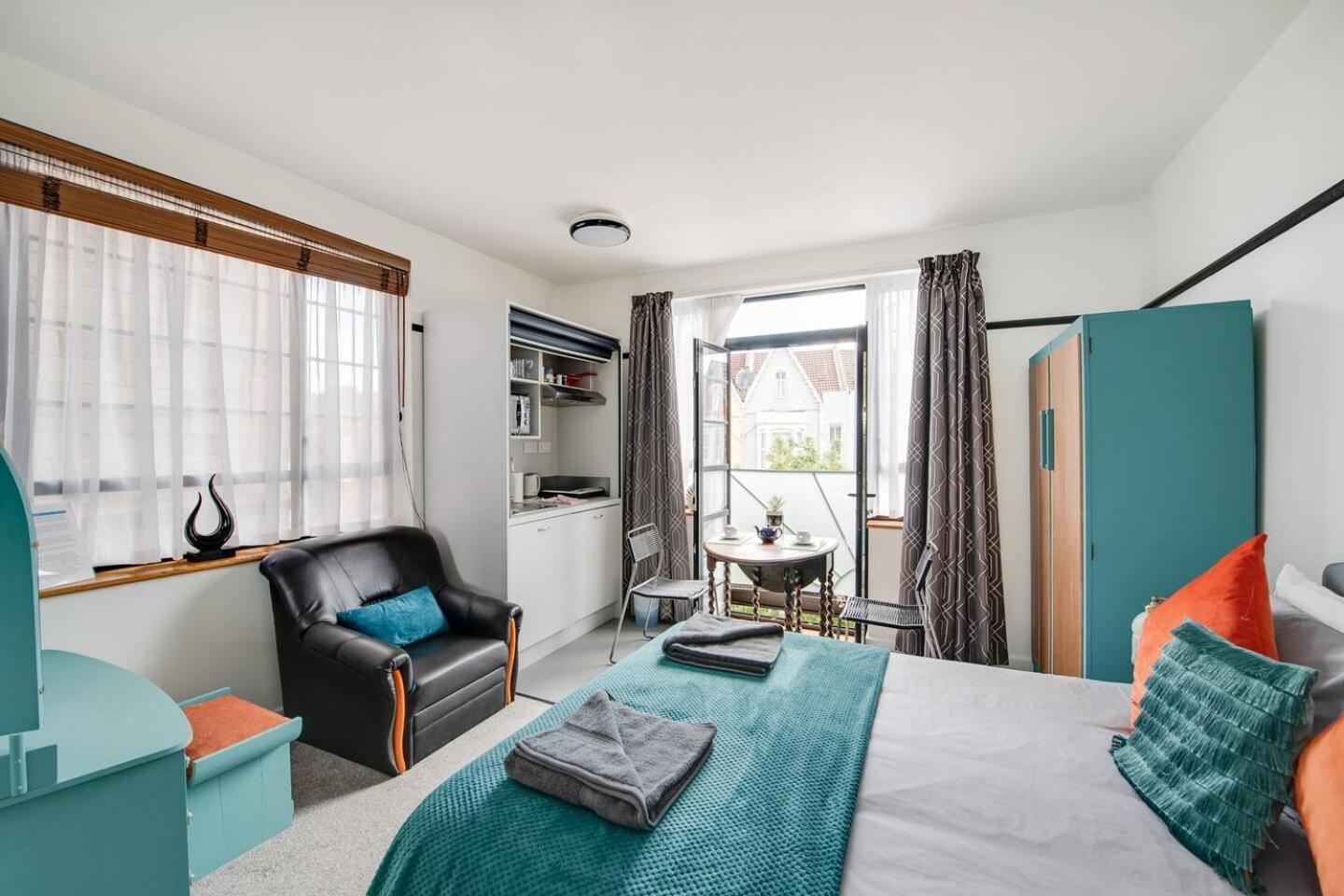 Ferryman Apartments By Places To Be Portsmouth Exteriör bild